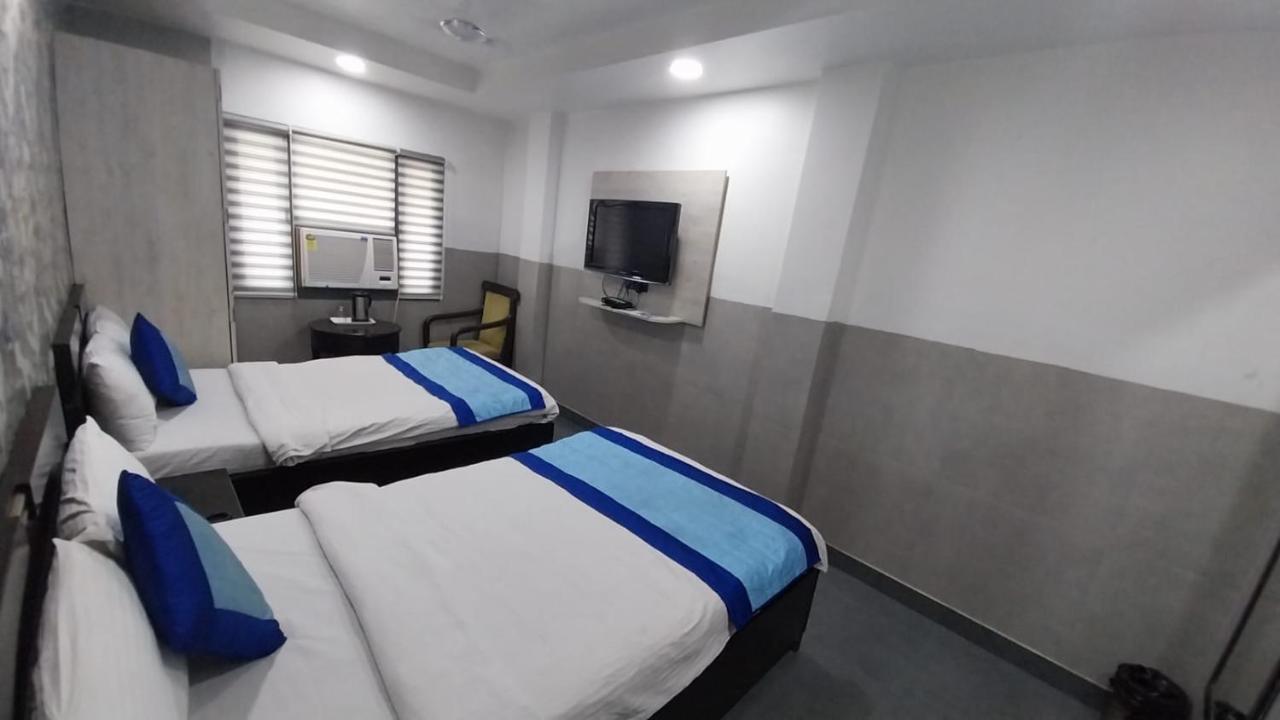 Hotel Crystal Palace New Delhi Buitenkant foto
