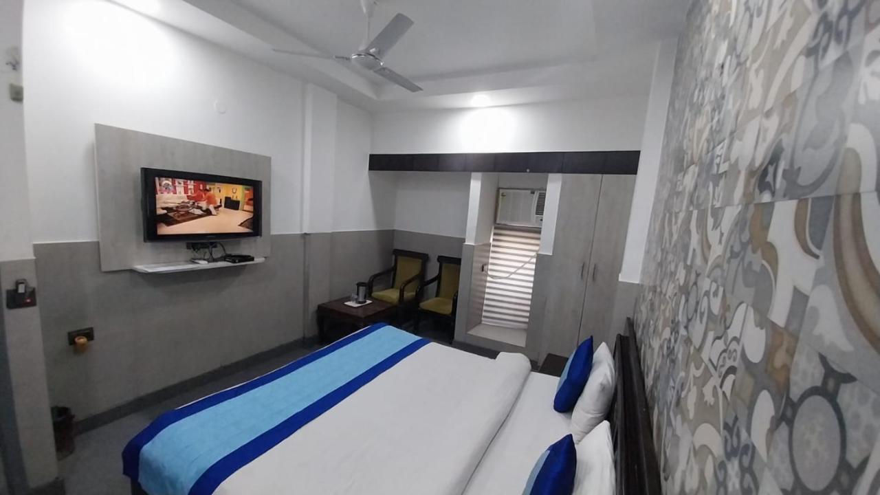 Hotel Crystal Palace New Delhi Buitenkant foto