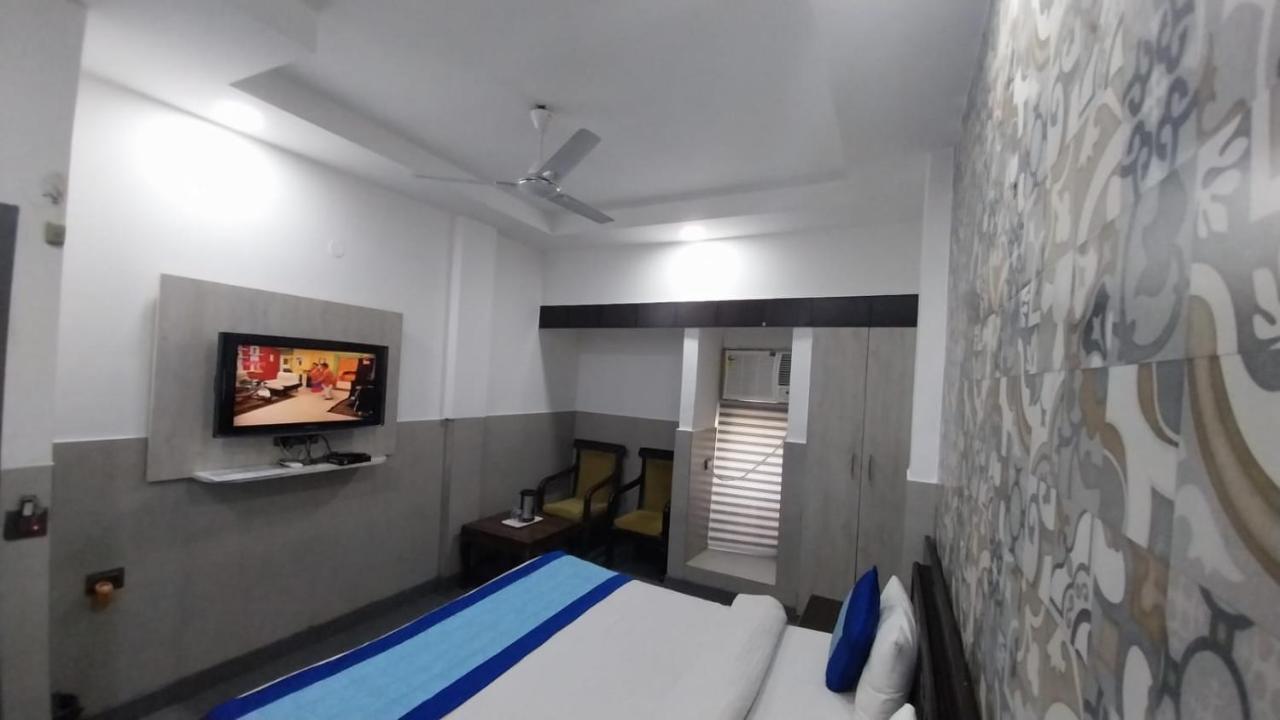 Hotel Crystal Palace New Delhi Buitenkant foto